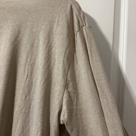 Old Navy Scratch’s Records Tan Long Sleeve Top Men’s Size XL NWOT Austin Texas - Picture 13 of 15